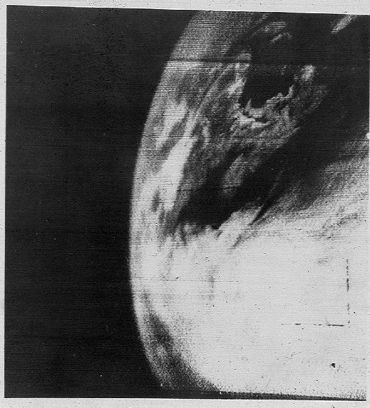 https://dev.universemagazine.com/wp-content/uploads/2021/12/tiros-1-earth.png