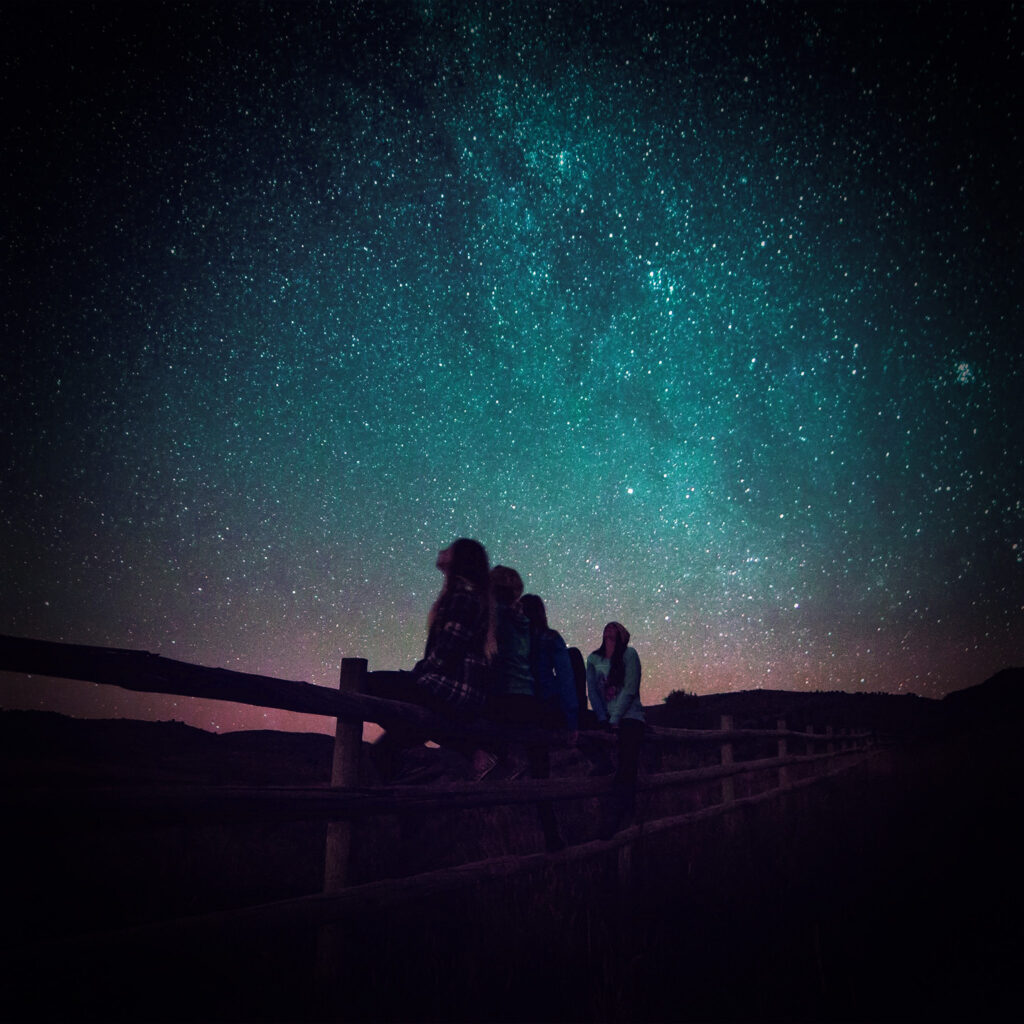https://dev.universemagazine.com/wp-content/uploads/2022/04/papers.co-ni34-night-watch-star-gazing-girl-summer-romantic-dark-vignette-8-wallpaper.jpg