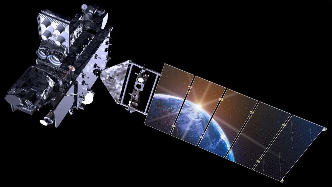 GOES-18 обертається навколо Землі