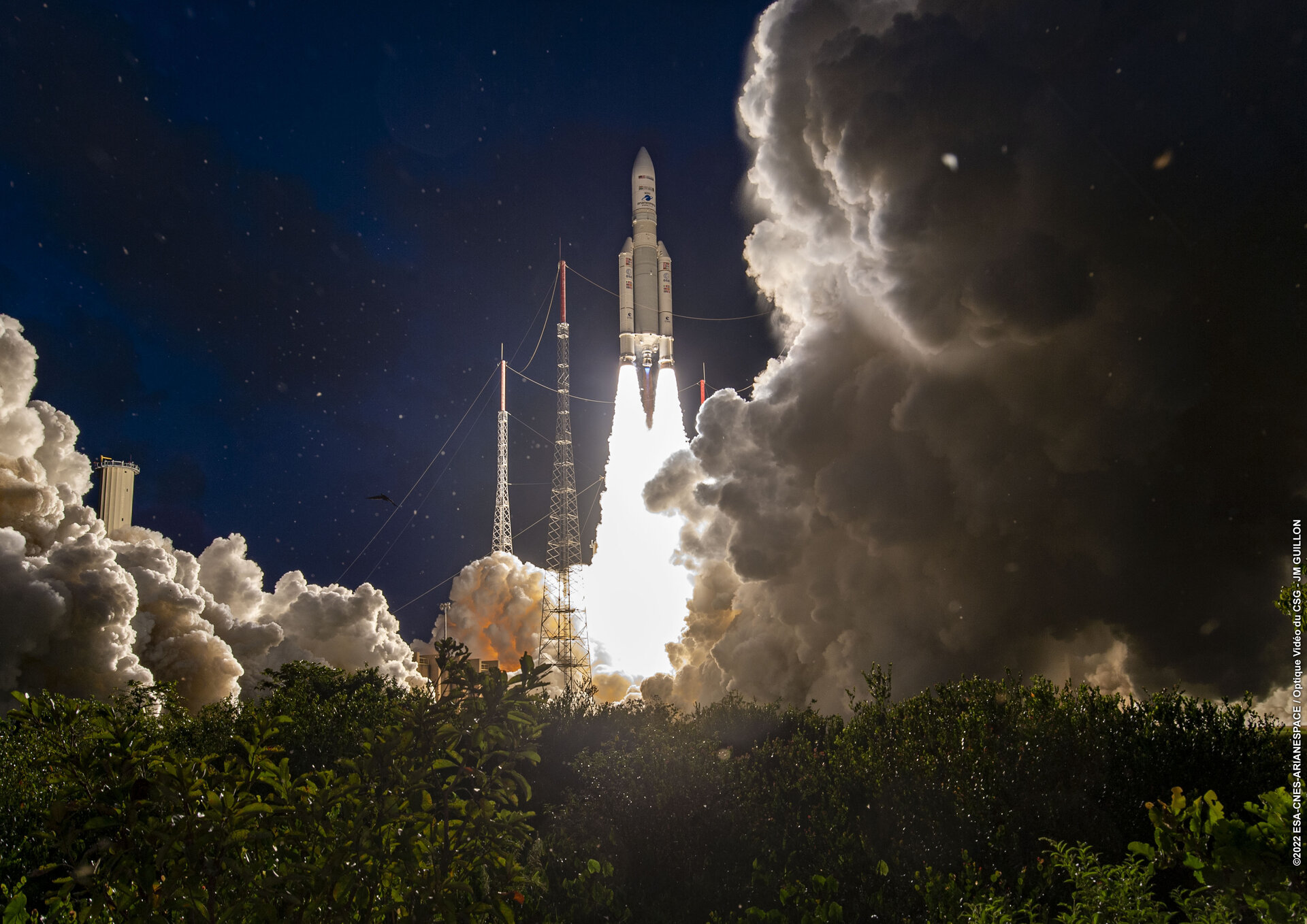 Запуск ракеты Ariane 5