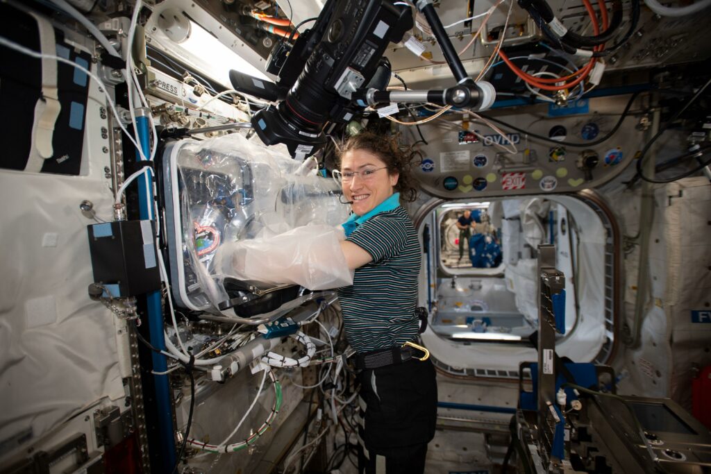 https://dev.universemagazine.com/wp-content/uploads/2022/07/iss060e020090.jpg