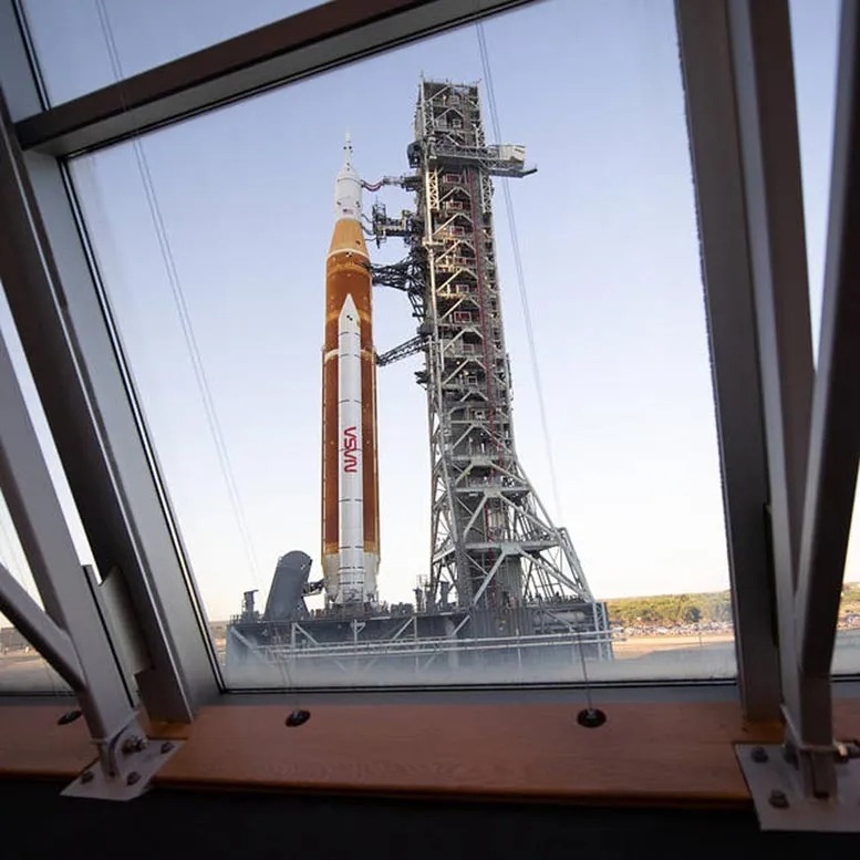 Ракета SLS миссии NASA Artemis I