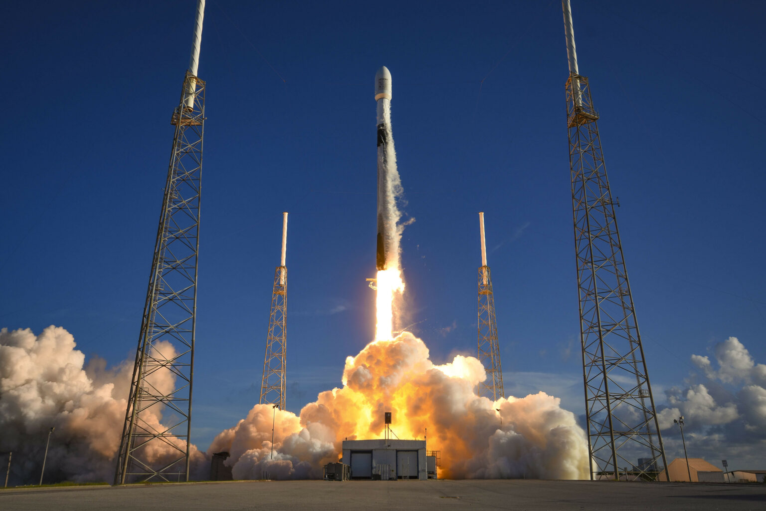 https://dev.universemagazine.com/wp-content/uploads/2022/08/52264517689_d875bb8b69_3k1.jpg