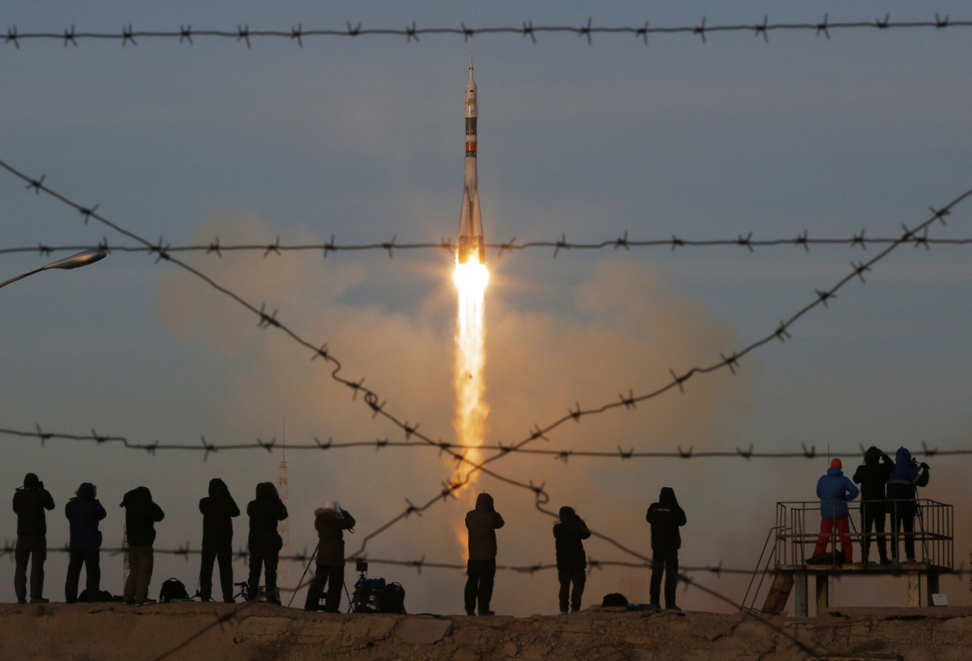 Розвідувальний супутник