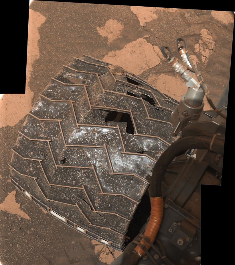 Камінь, що застряг у колесі Curiosity