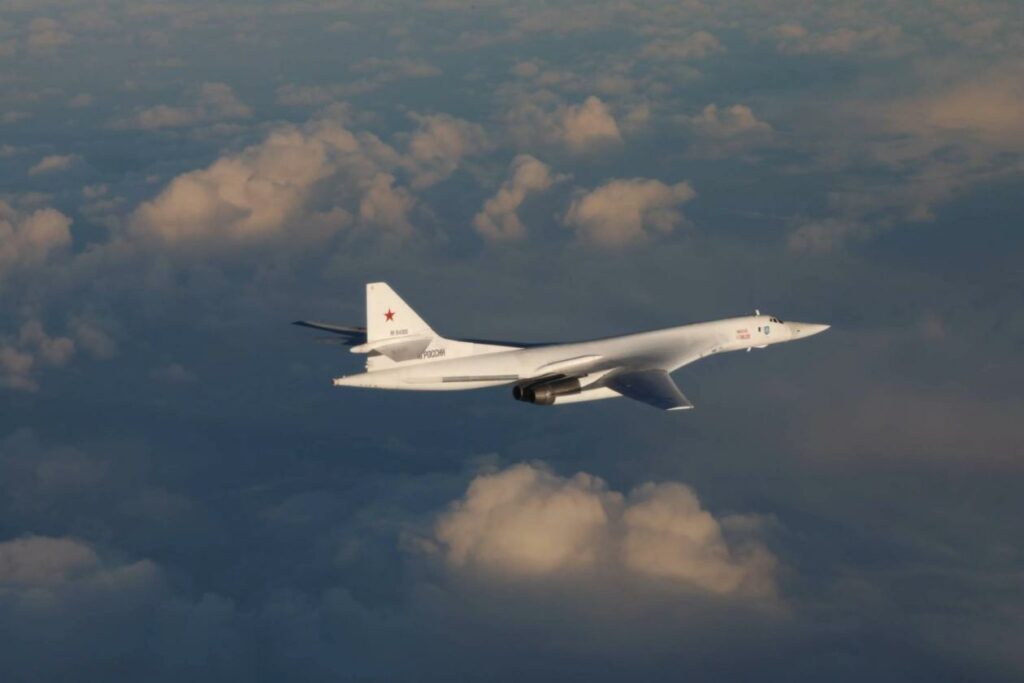 Стратегічний бомбардувальник Ту-160 Стратегічний бомбардувальник Ту-160