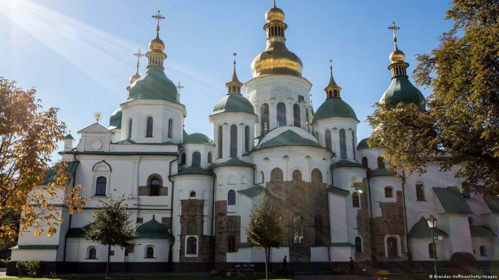 Руйнування культурної спадщини в Україні UNESCO моніторить руйнування культурної спадщини в Україні