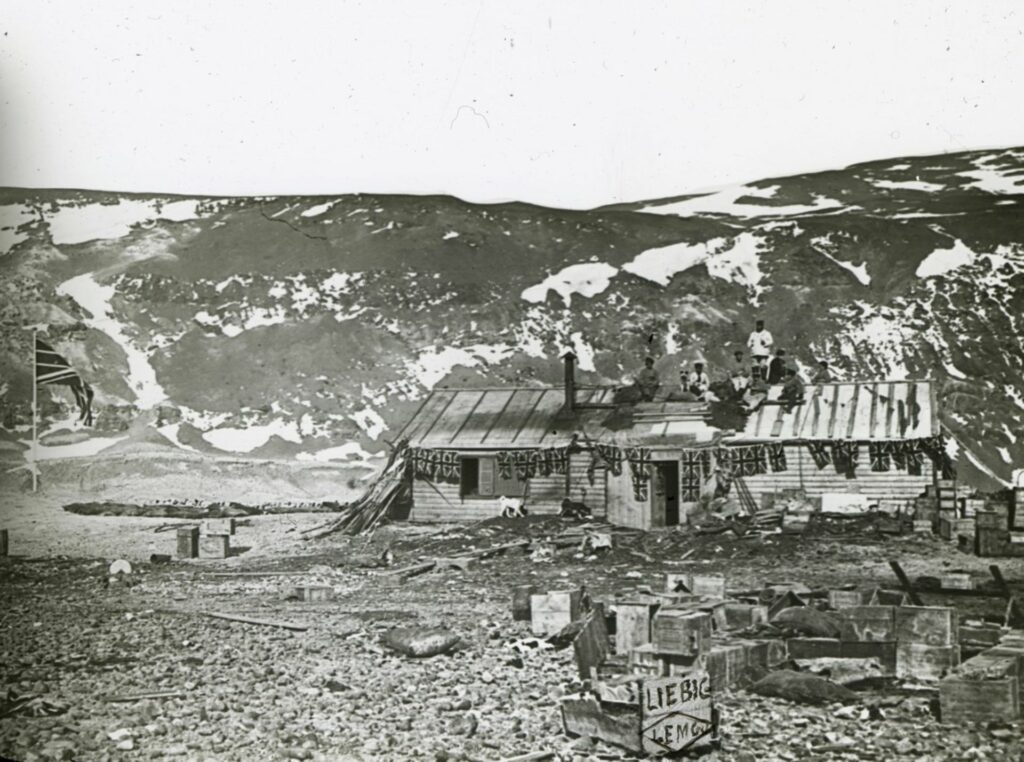 https://dev.universemagazine.com/wp-content/uploads/2022/11/cape-adare-huts.jpg