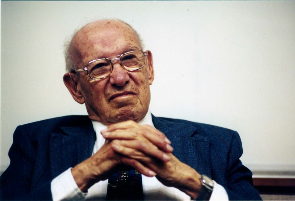 https://dev.universemagazine.com/wp-content/uploads/2022/11/drucker_5.jpg