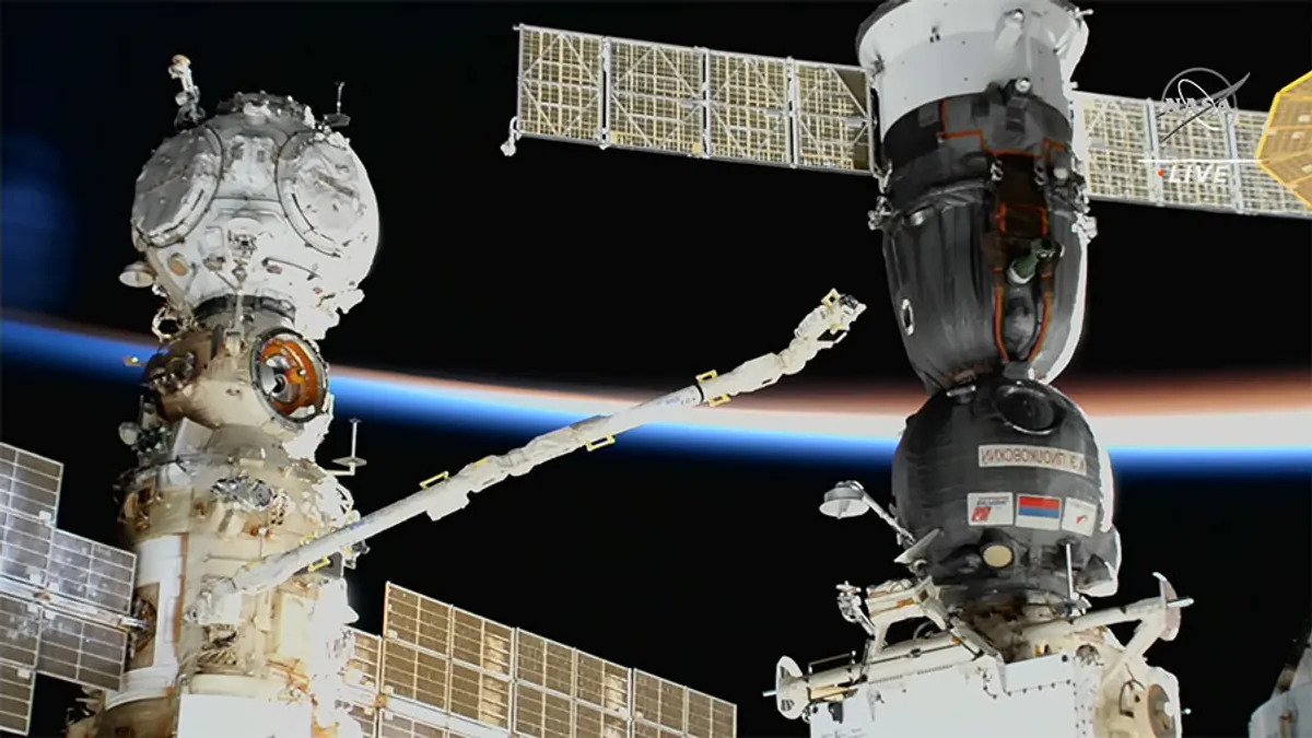 Canadarm2