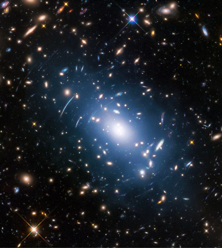 Внутрішньокластерне світло на знімках Hubble Внутрішньокластерне світло на знімках Hubble