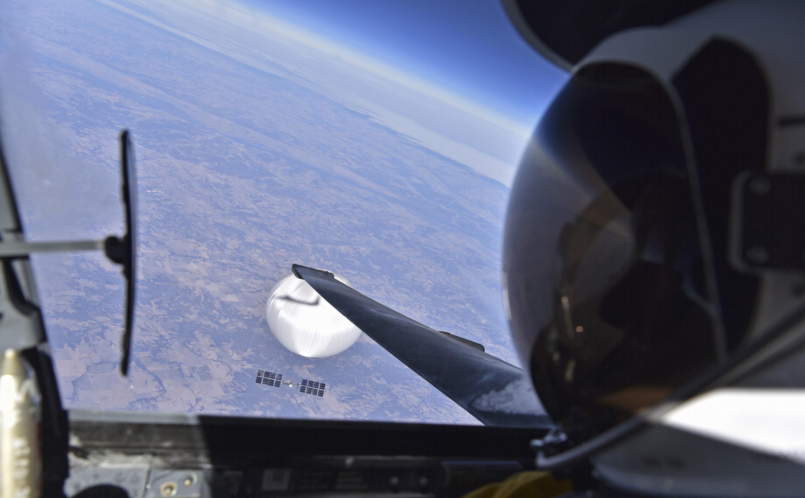 Пілот літака U-2 Dragon Lady ВПС США зробив селфі з "НЛО"
