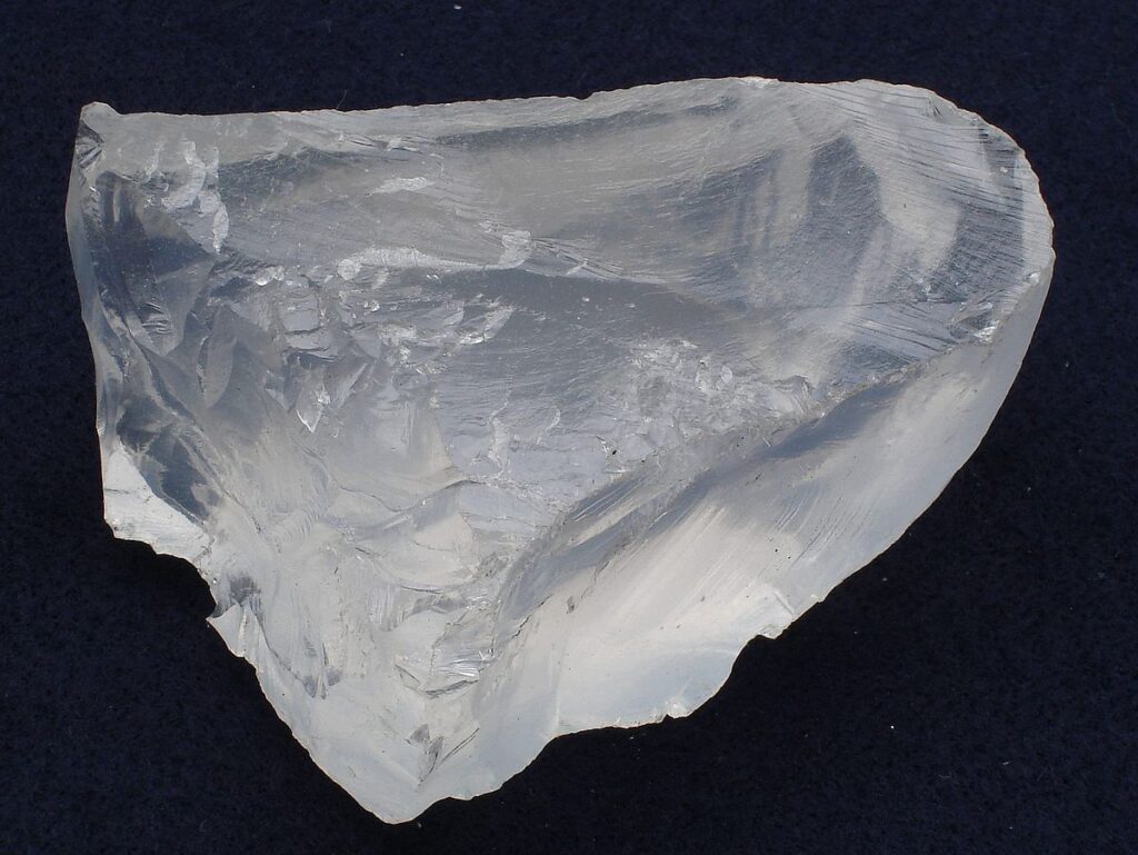 https://dev.universemagazine.com/wp-content/uploads/2023/06/1200px-petalite.jpg