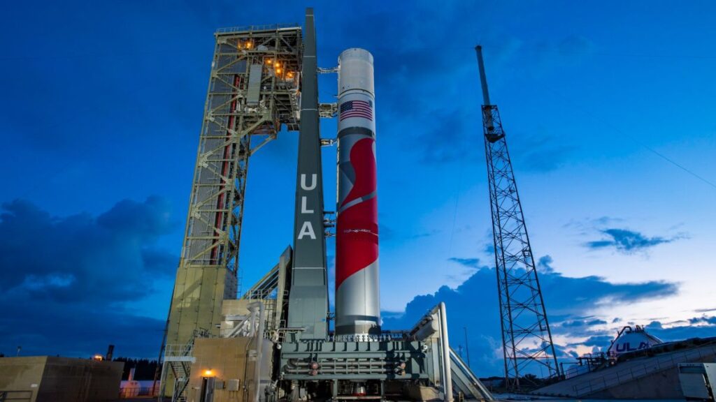 Ракета Vulcan Centaur перед випробуванням Ракета Vulcan Centaur перед випробуванням