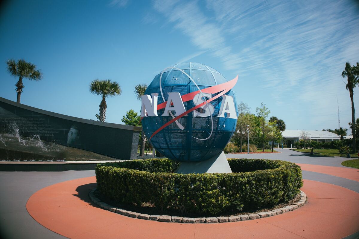 NASA не выдерживает конкуренции перед частными космическими компаниями в поиске молодых специалистов