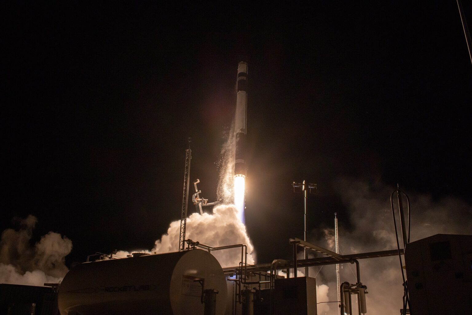 https://dev.universemagazine.com/wp-content/uploads/2023/09/f17-liftoff.jpg