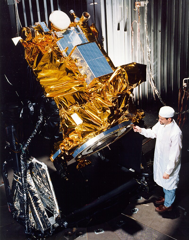 https://dev.universemagazine.com/wp-content/uploads/2023/10/deep_space_1_spacecraft.jpg