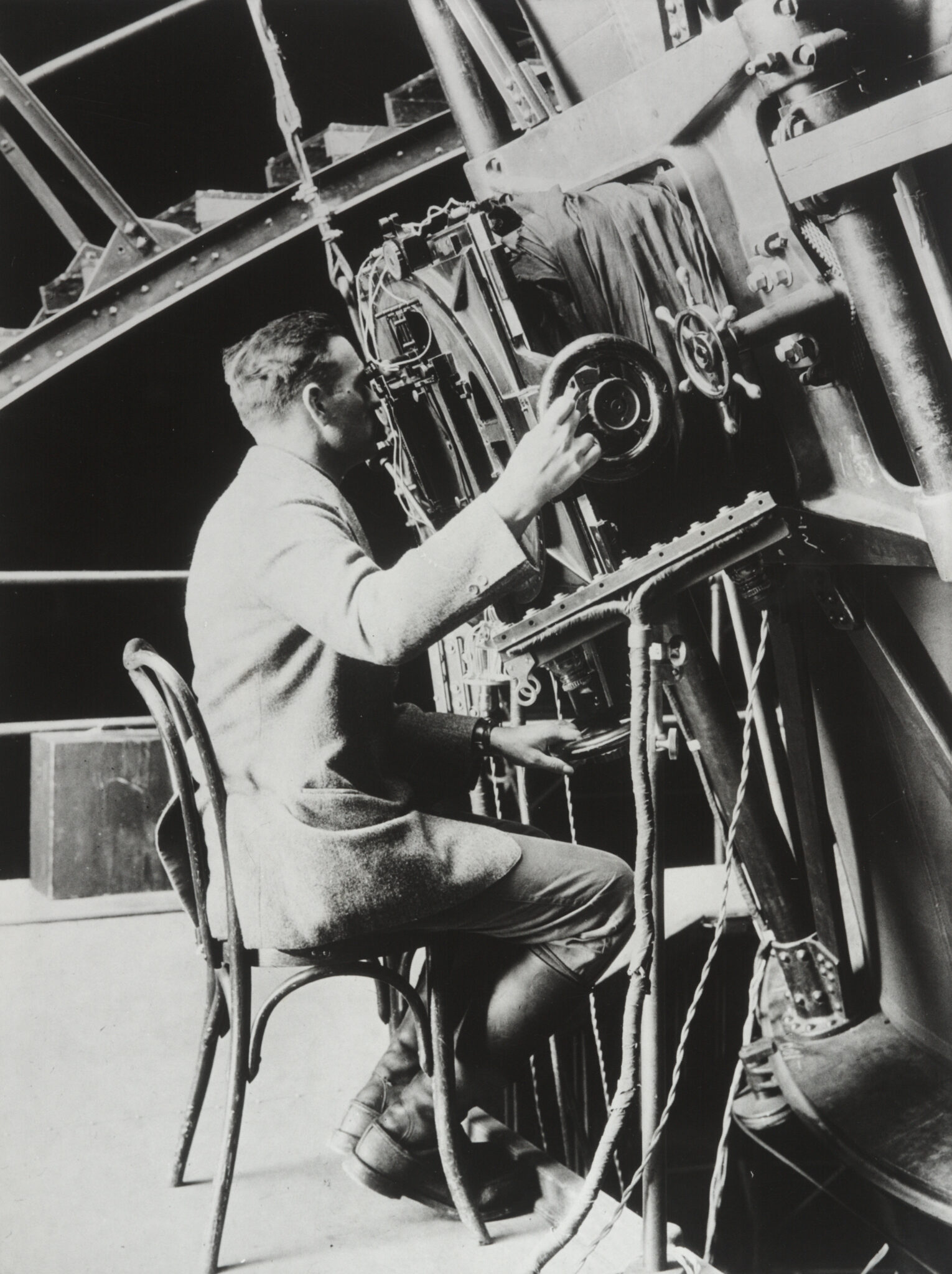 https://dev.universemagazine.com/wp-content/uploads/2023/10/edwin-hubble_custom-1ba7b4eff9a01a9787734122a061ed1926acd23c-scaled.jpg