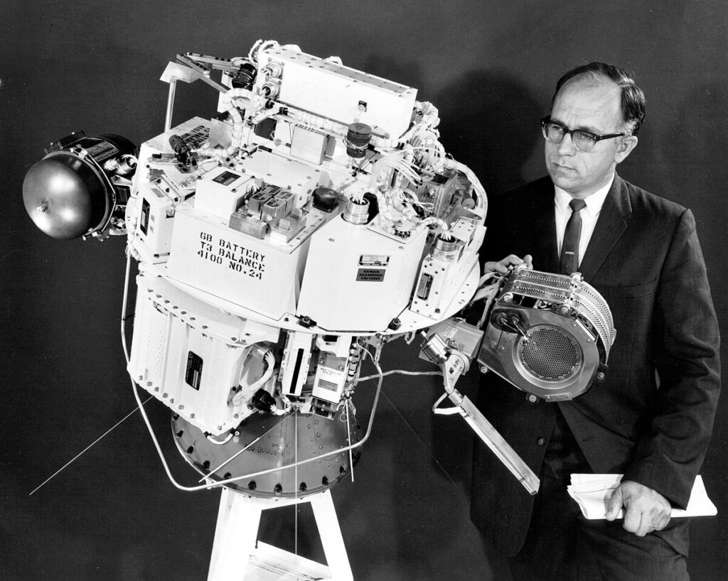 https://dev.universemagazine.com/wp-content/uploads/2023/10/sert-1_spacecraft.jpg