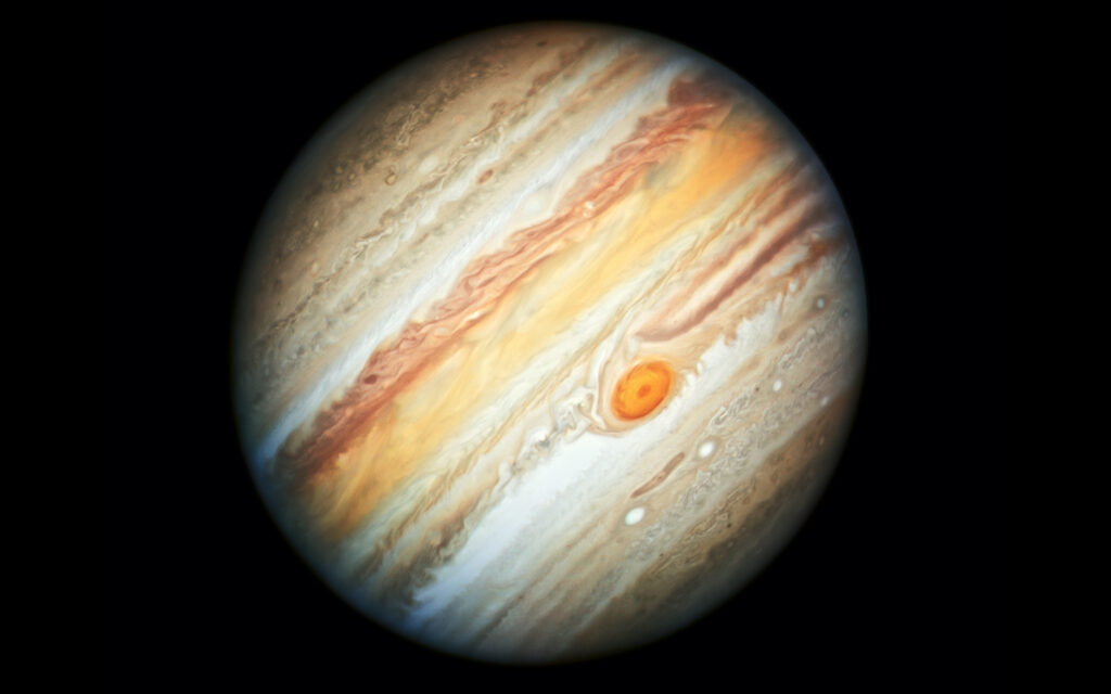 https://dev.universemagazine.com/wp-content/uploads/2023/11/191126-jupiter-red-spot-cs-1112a.jpg