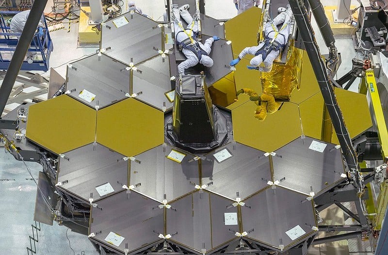 Встановлення основних дзеркал JWST