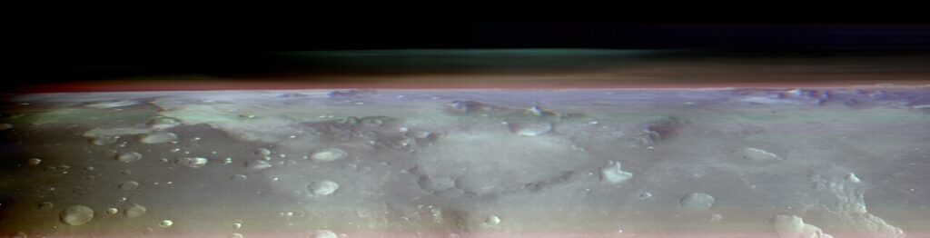 Марсіанський горизонт, який сфотографував Mars Odyssey Марсіанський горизонт, який сфотографував Mars Odyssey