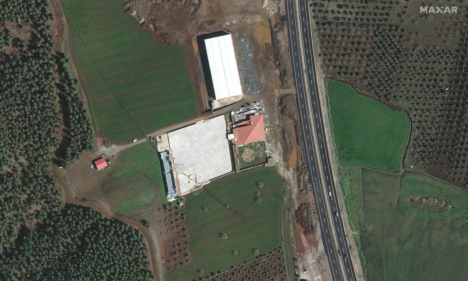 https://dev.universemagazine.com/wp-content/uploads/2023/12/01_buildings-and-fault-line-after-earthquake_altinuzum-turkey_07feb2023_wv3-2000x1203-1.jpg