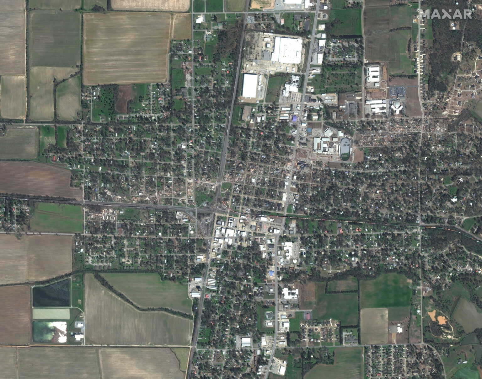 https://dev.universemagazine.com/wp-content/uploads/2023/12/04_overview-of-wynne-arkansas-after-tornado_1april2023_wv2-2000x1572-1.jpg