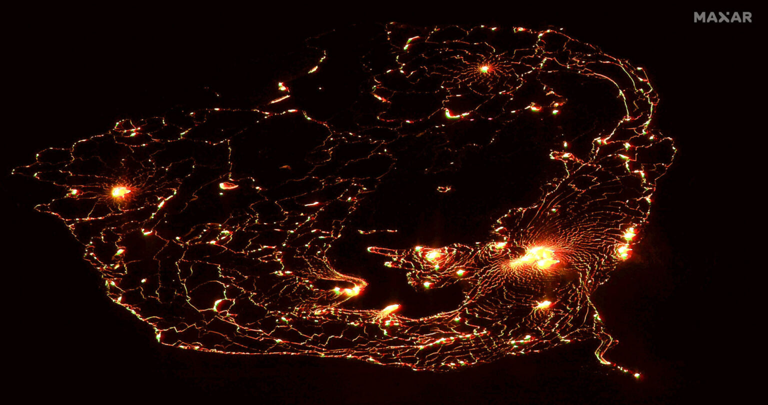 https://dev.universemagazine.com/wp-content/uploads/2023/12/10_nighttime-image-of-lava-at-kilauea-volcano_hawaii_07june2023_wv3-2000x1055-1.jpg