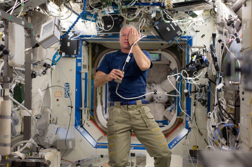 https://dev.universemagazine.com/wp-content/uploads/2023/12/iss040e006106-scaled.jpg