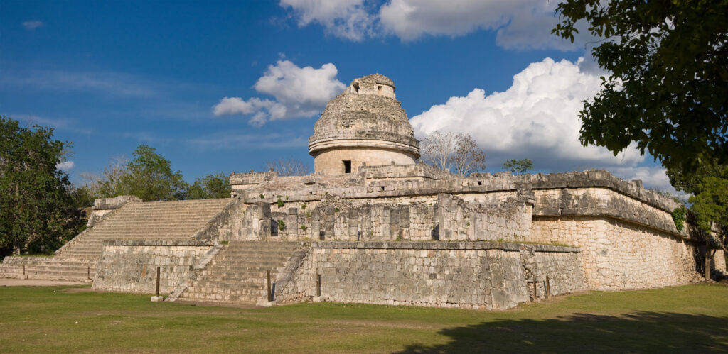 https://dev.universemagazine.com/wp-content/uploads/2024/01/chichen_itza_observatory_2_1-scaled.jpg