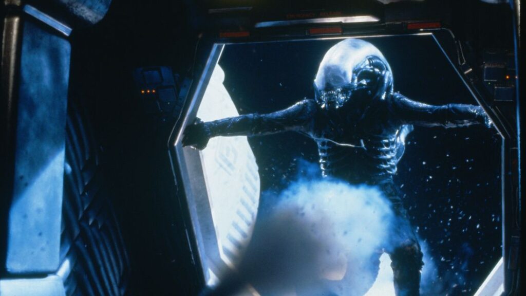 https://dev.universemagazine.com/wp-content/uploads/2024/03/160212084945-02-alien-bolaji.jpg