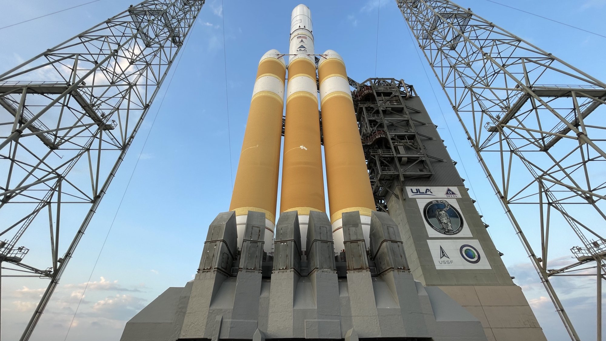 Delta IV Heavy