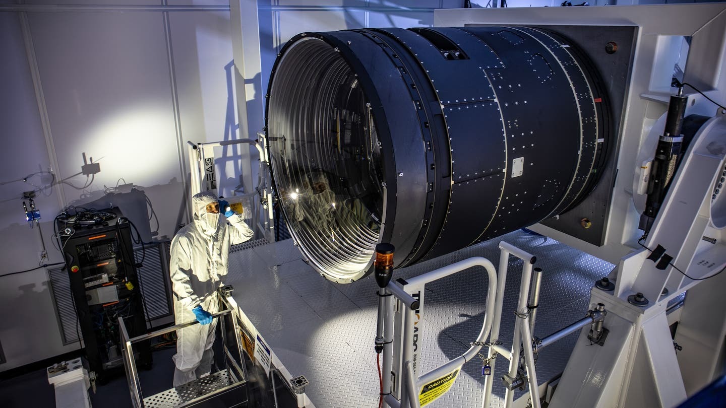 На створення 3200 МП камери LSST знадобилося два десятиліття.