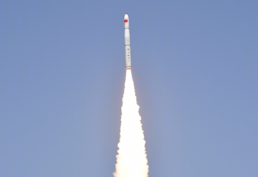 Старт ракети «Чанчжен-11» Старт ракети «Чанчжен-11»