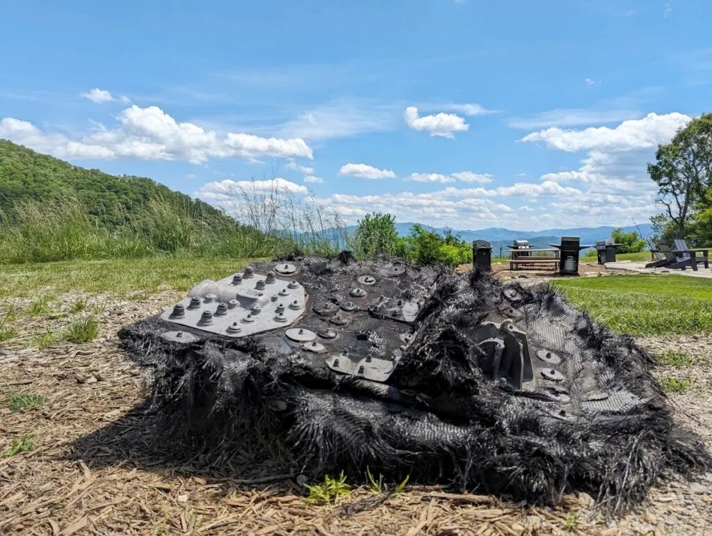 Уламок вантажного відсіку корабля Dragon