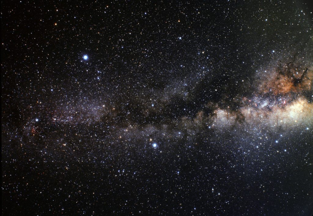 Великий літній трикутник.
Image Credit & Copyright: A. Fujii