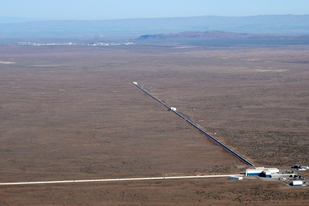 Детектор гравитационных волн LIGO Детектор гравитационных волн LIGO