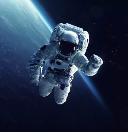 Політ людини в космос