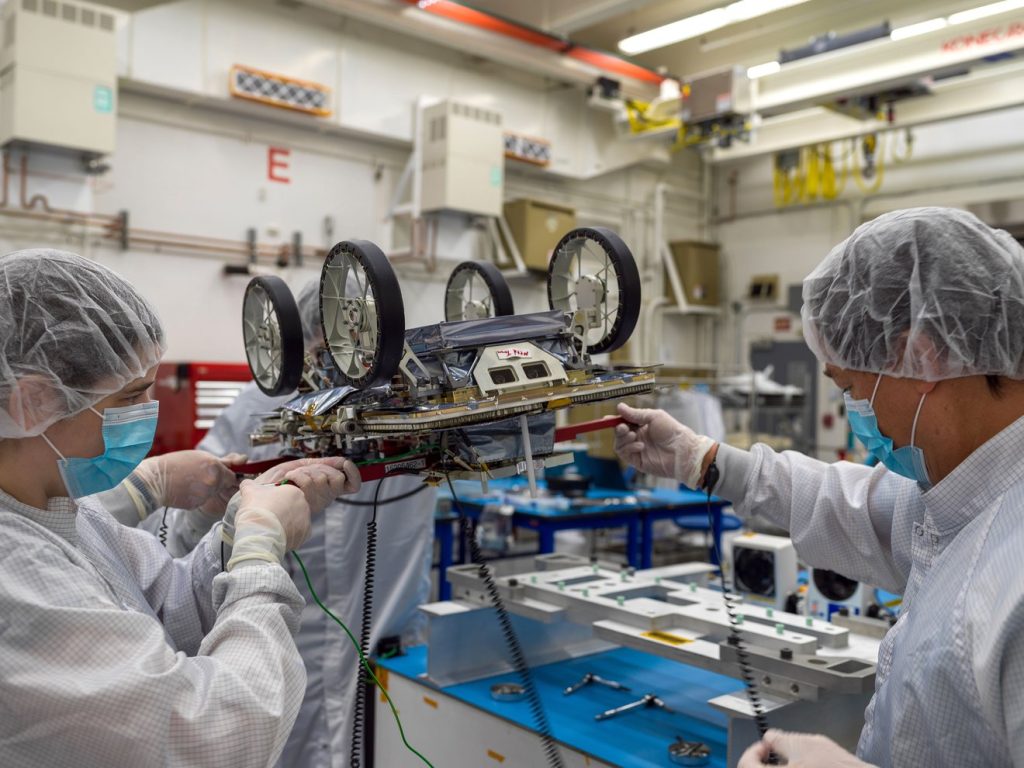 місячні ровери CADRE NASA