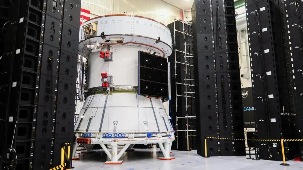 Сервісний модуль Orion місії Artemis 3 перед акустичними випробуваннями