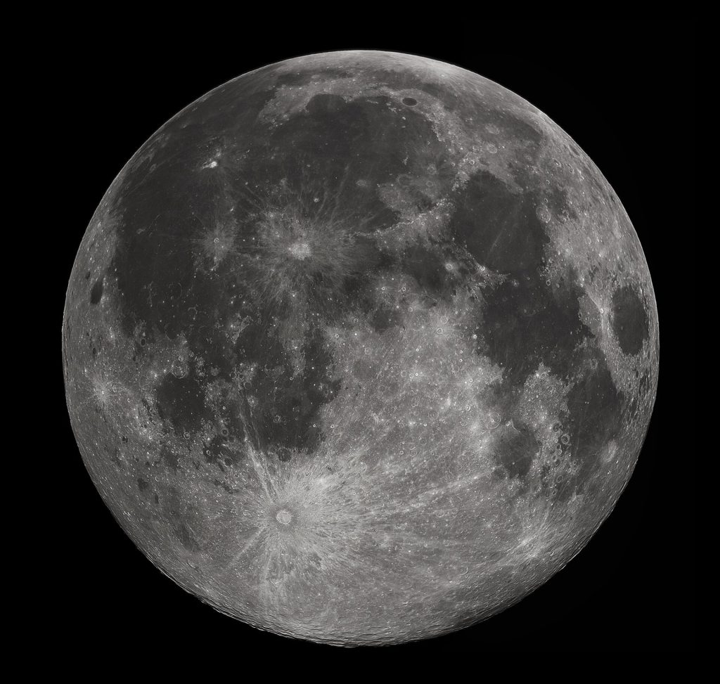 Повний Місяць, знятий у 2010 році через телескоп Celestron 9.25