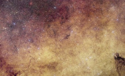 Знімок центру Чумацького Шляху, отриманий телескопом Euclid, із сотнями тисяч зір у балджі.