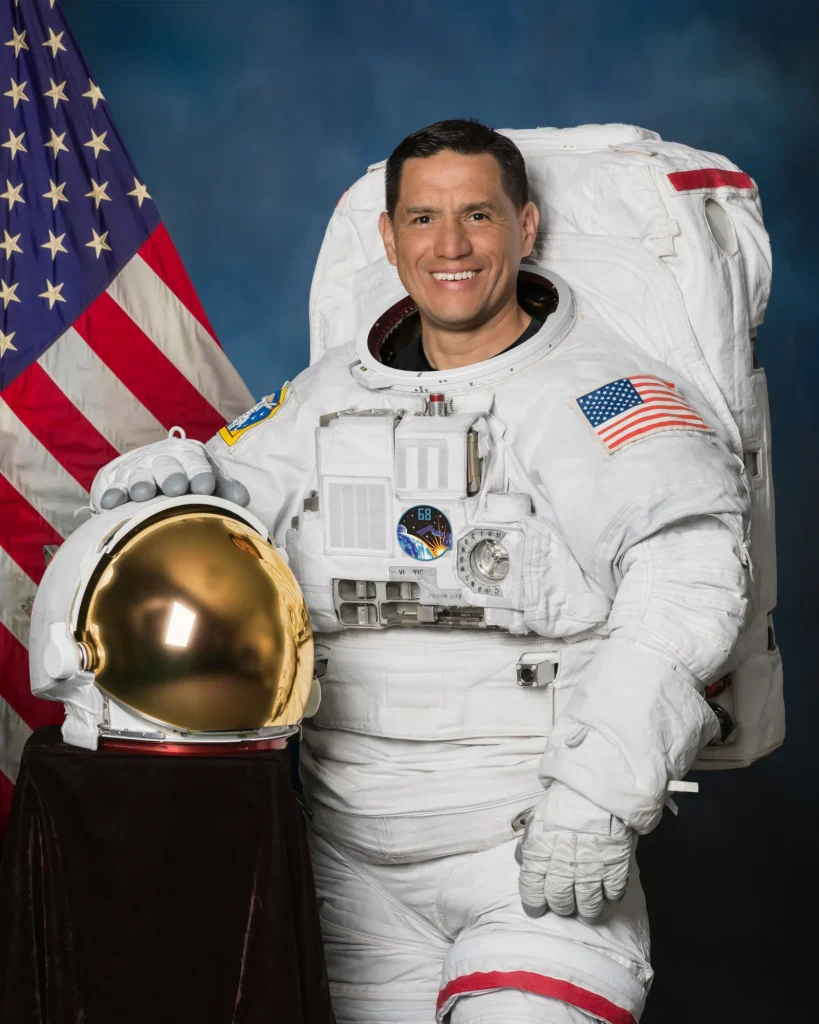 Офіційний портрет астронавта NASA Френка Рубіо